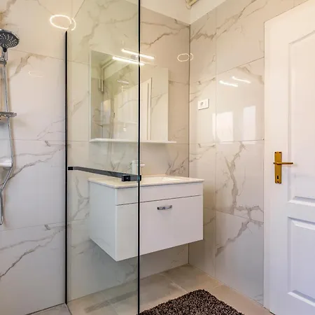 Apartamento Lucija *